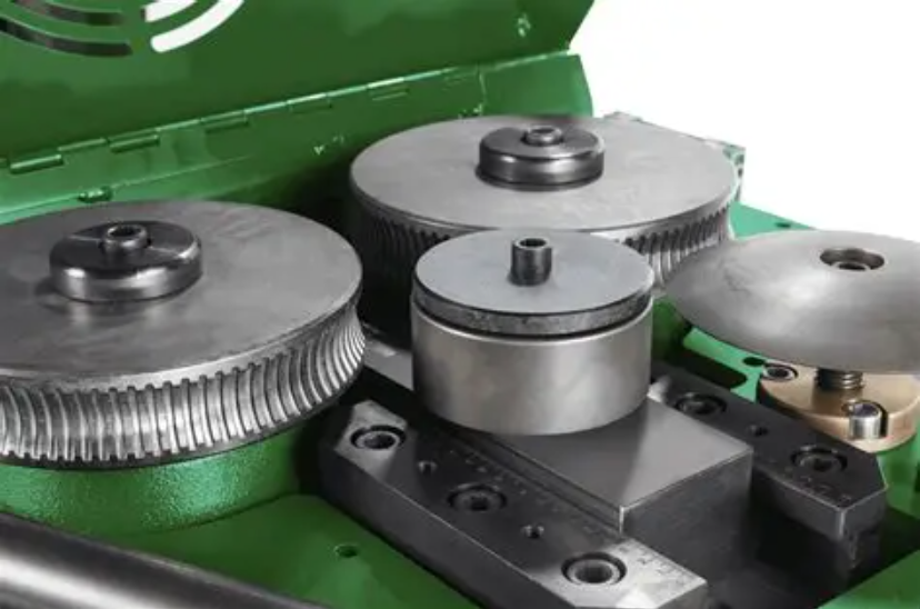 Dobladora Espiral de barras de acero Simpedil CAL-35EVO - Equintec (foto 4 de 4)